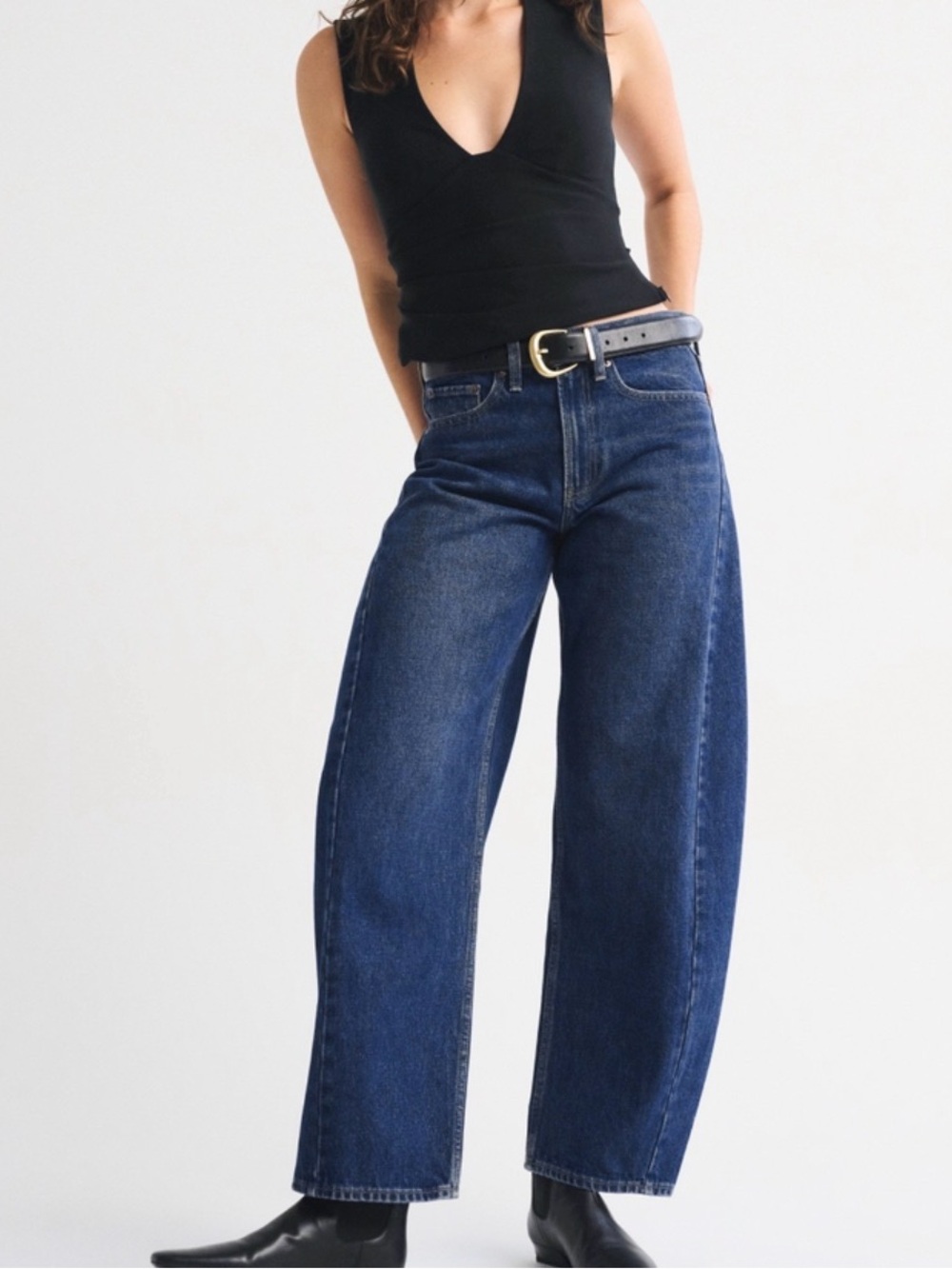 Abercrombie Women's
Curve Love High Rise Barrel Jean - Picture 2 of 2